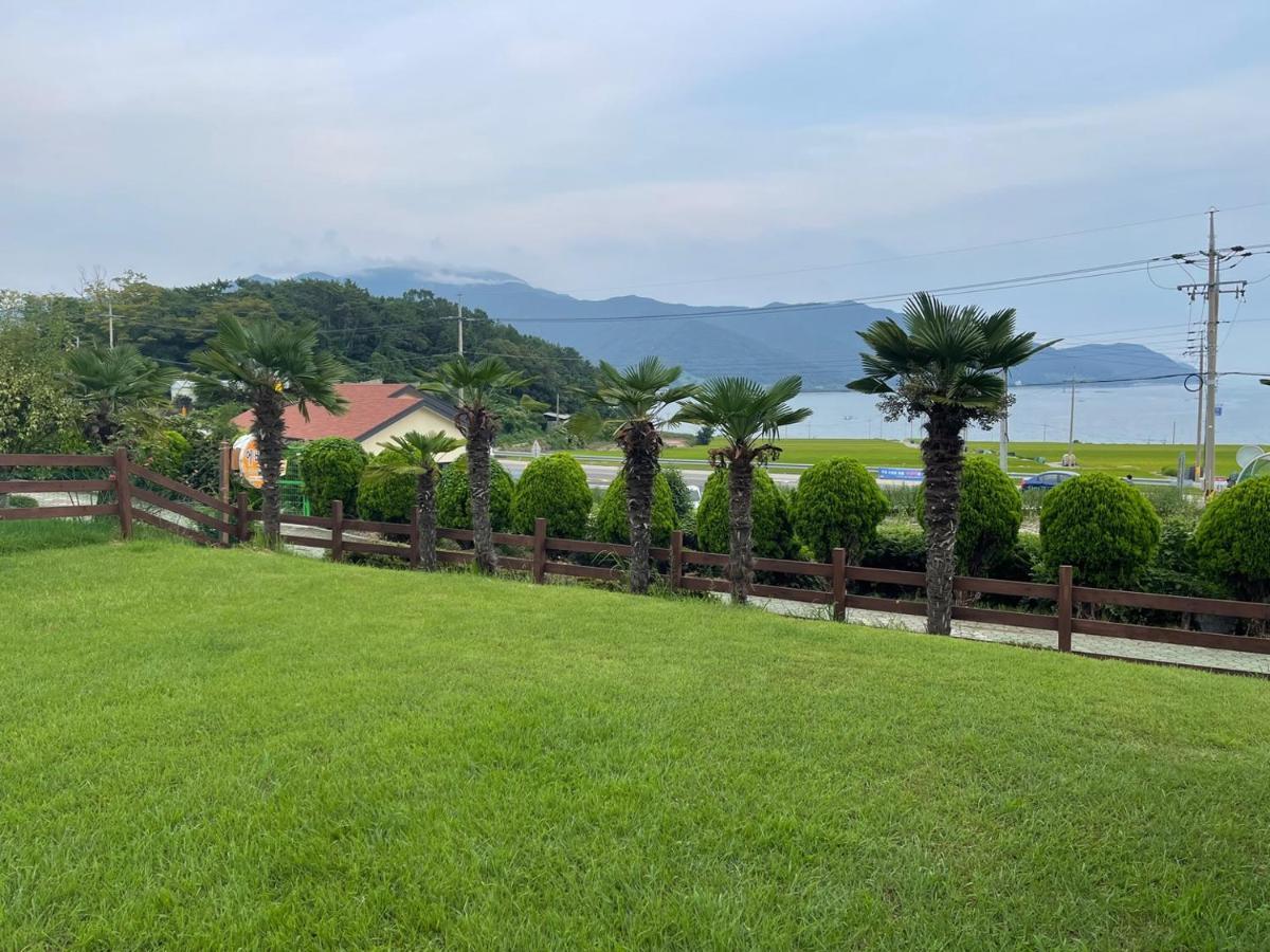 American Village Pension Manoa 南海郡 外观 照片